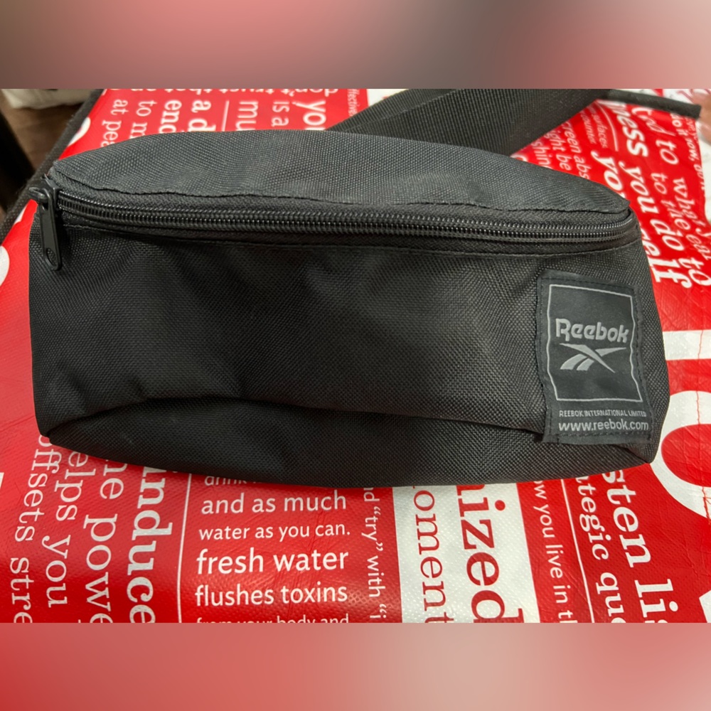 Reebok hip sac bag — New